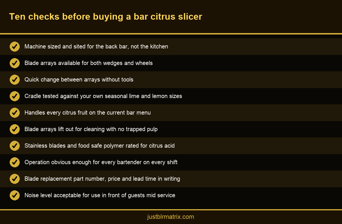 Checklist infographic of ten buying checks for an automatic lemon and citrus slicer in a bar